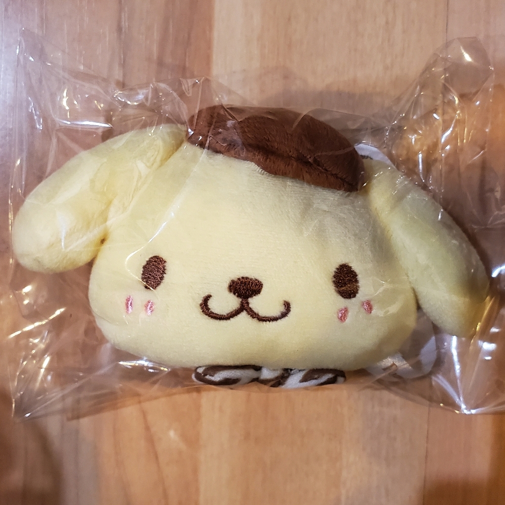 Pompompurin plush keychain